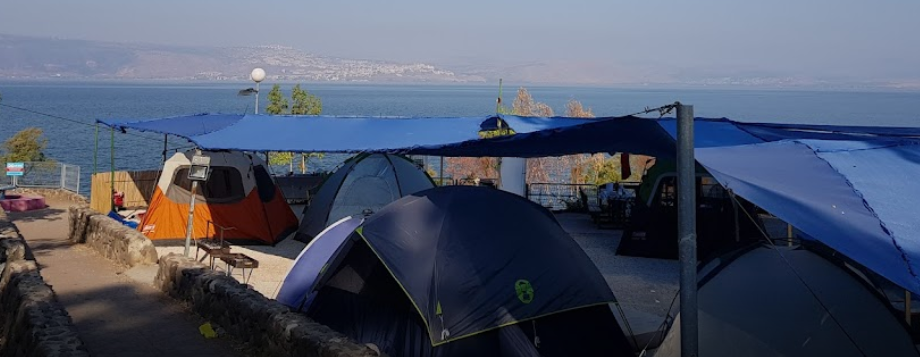 אוהלים בחוף גופרה